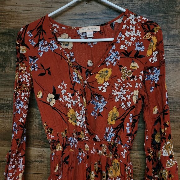 band of gypsies Floral Romper XS Tie Bell Sleeve Pockets Rust Brown Feminine - Picture 2 of 8